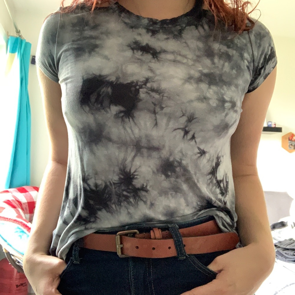 Soft American Eagle T-shirt with shoulder cutouts